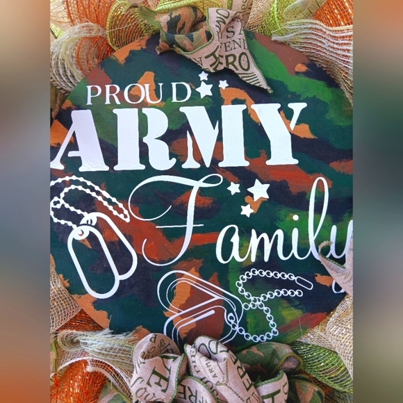 Handcrafted Proud Army Family Decorative Patriotic Home Décor Item - Picture 5 of 7